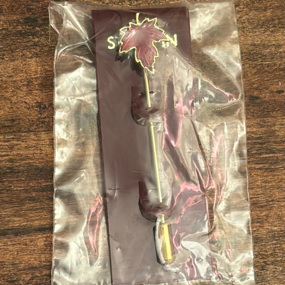 Vintage Enamel Maple Leaf Stick Pin, Gold Tone, NEW in ORIGINAL PACKAGE
